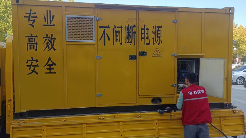 洋县柴油发电机组和UPS电源配合使用时，如何避免切换过程中的电力中断？